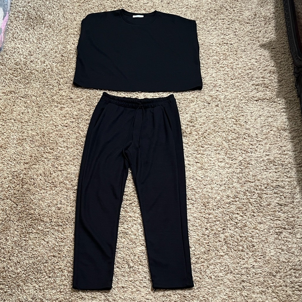 [Zara] Black Casual Outfit Boxy Cropped Top Straight Stretchy Pants Small/Medium